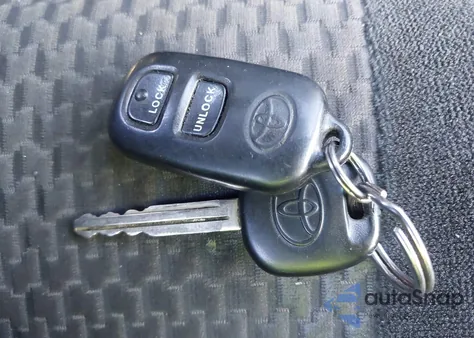 2005 Toyota Corolla S z USA, uszkodzony, nr VIN 1NXBR32E75Z365960